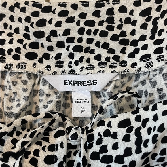 Express Blouse - Picture 7 of 7